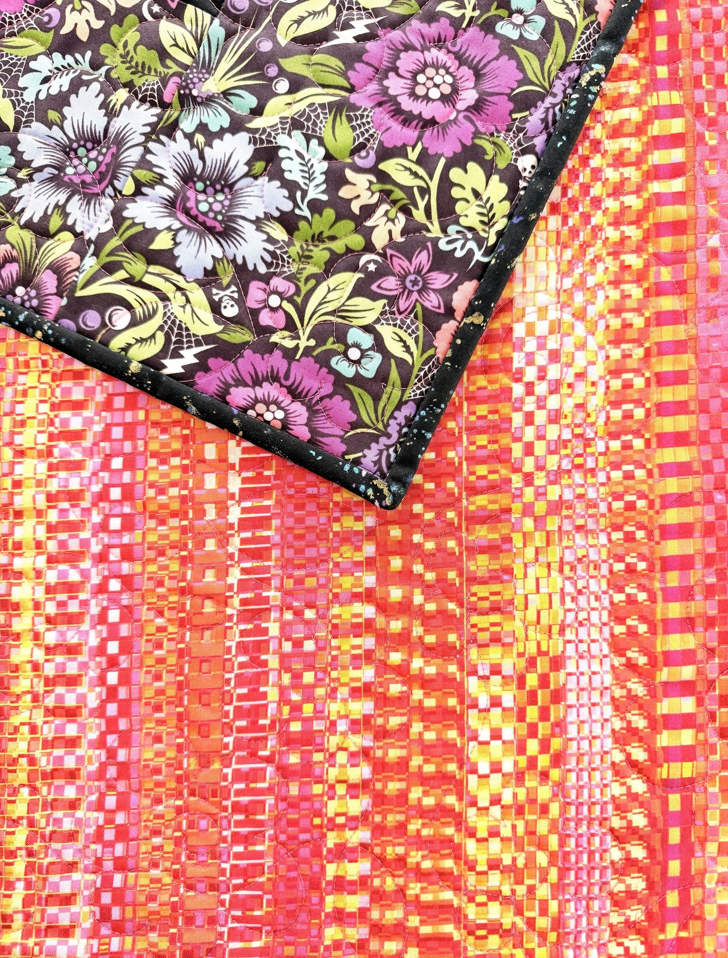 Déjà vu, Three Witches Patchwork Throw Quilt